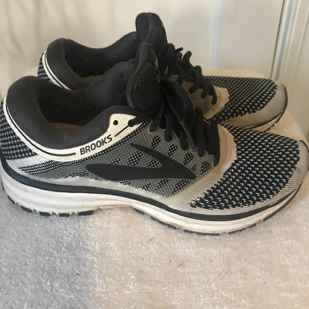 Brooks Running Shoe Revel women’s Sz 8